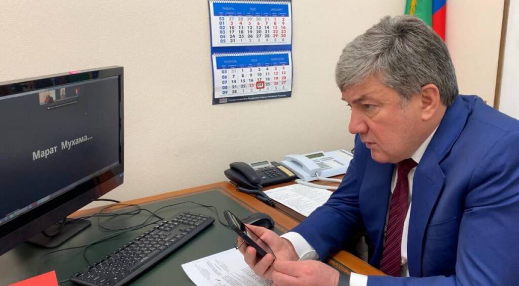 Ризван Курбанов провел прием граждан по вопросам ЖКХ